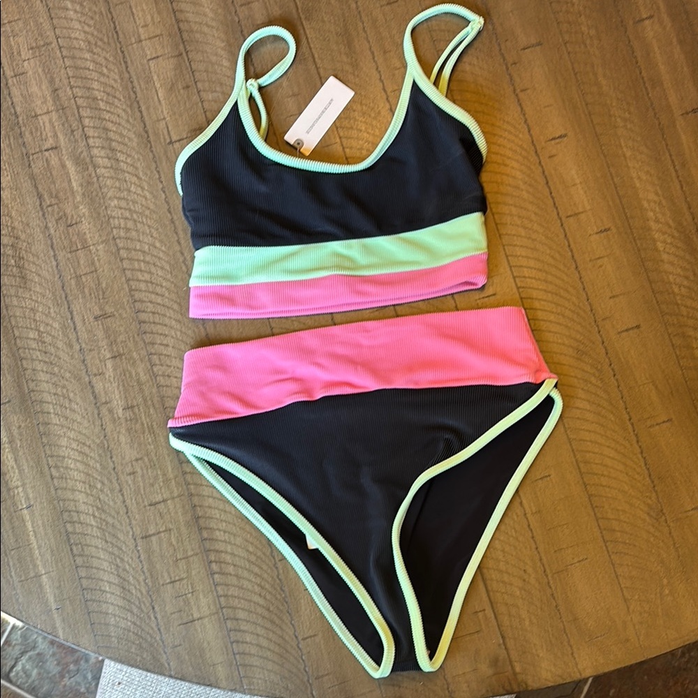 Beach Riot bikini. PLEASE NOTE TOP IS SIZE SMALL AND BOTTOM IS LARGE